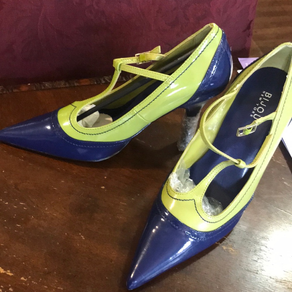 7 m shoes Green and Blue